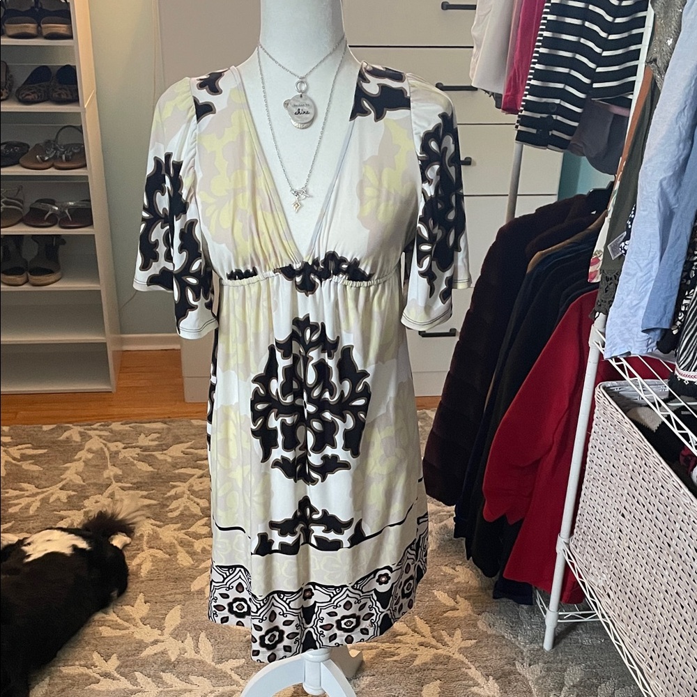Elegant Black and Cream Midi Dress